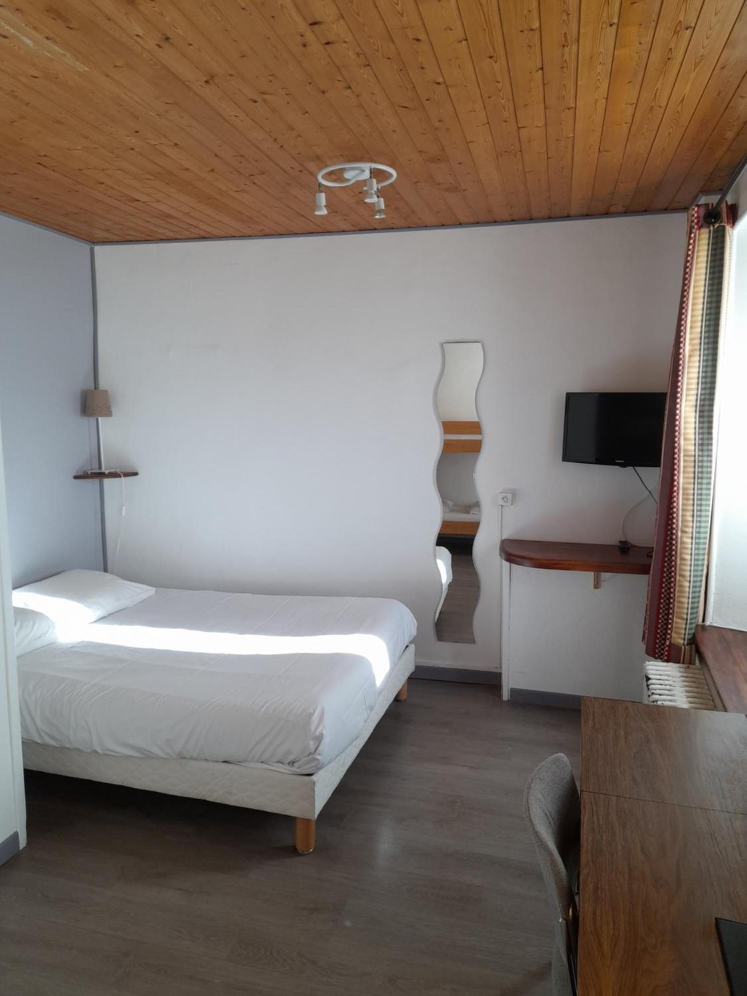 ווילארד-דה-לאנס Hotel Du Centre מראה חיצוני תמונה